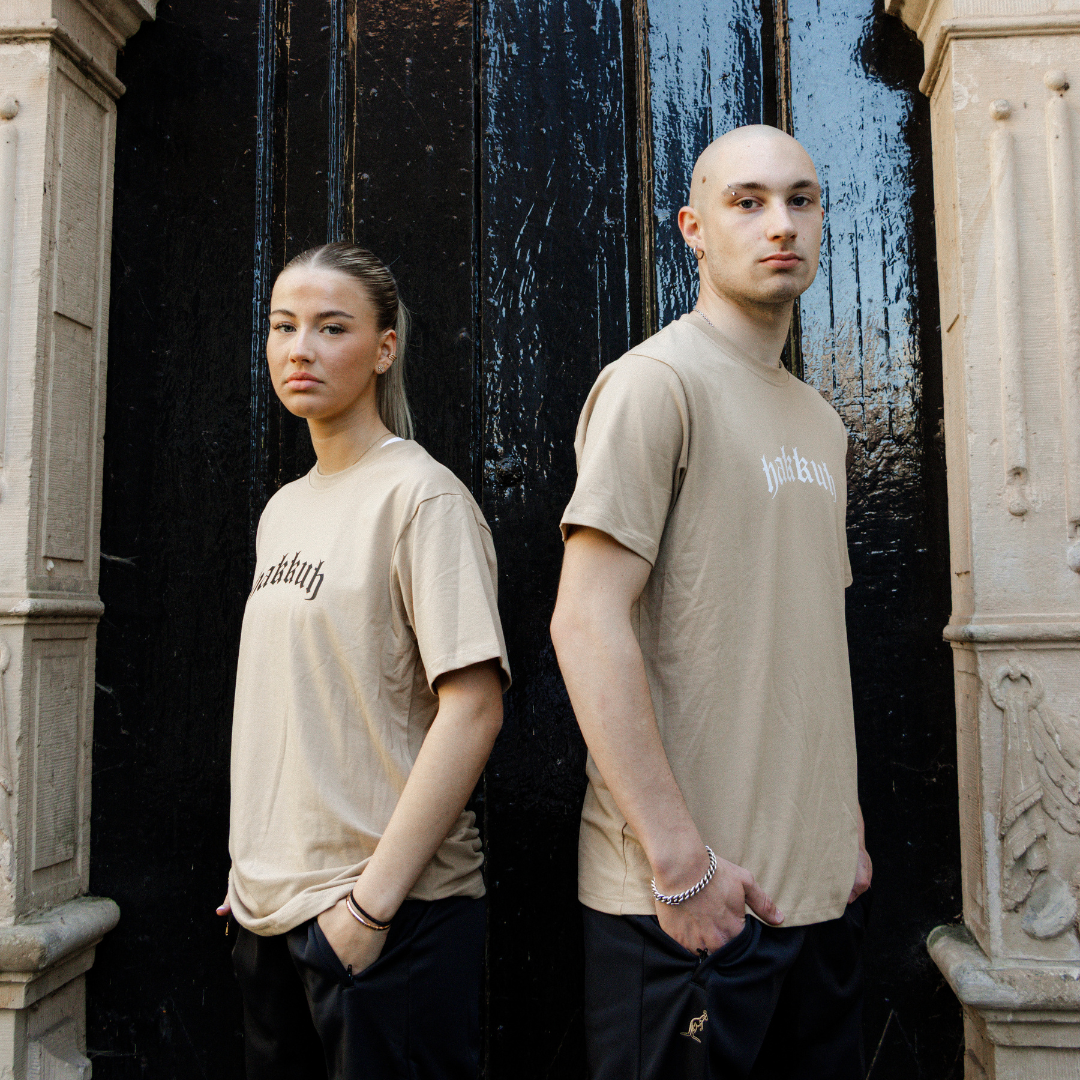 HAKKUH T-SHIRT NEW ERA | BEIGE/WHITE