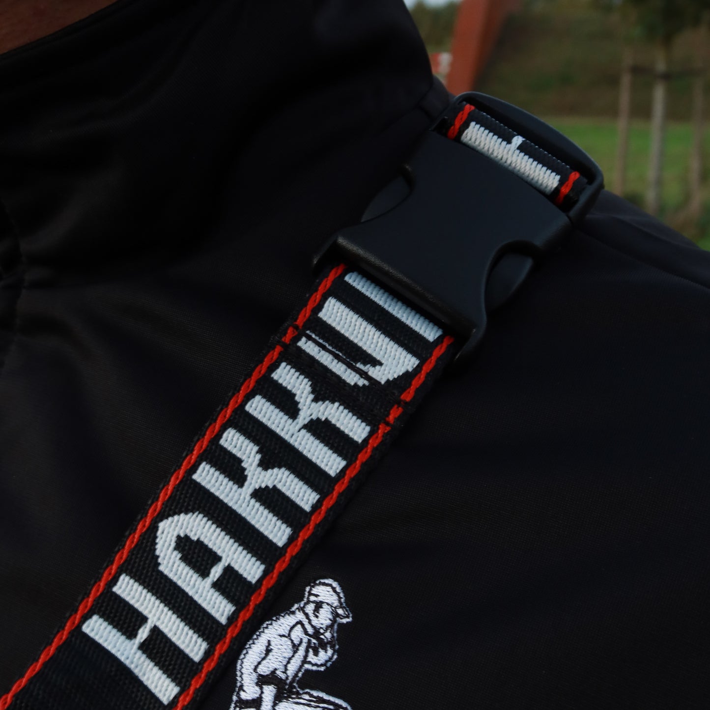 HAKKUH DESIGNER HIP BAG | BLACK-RED