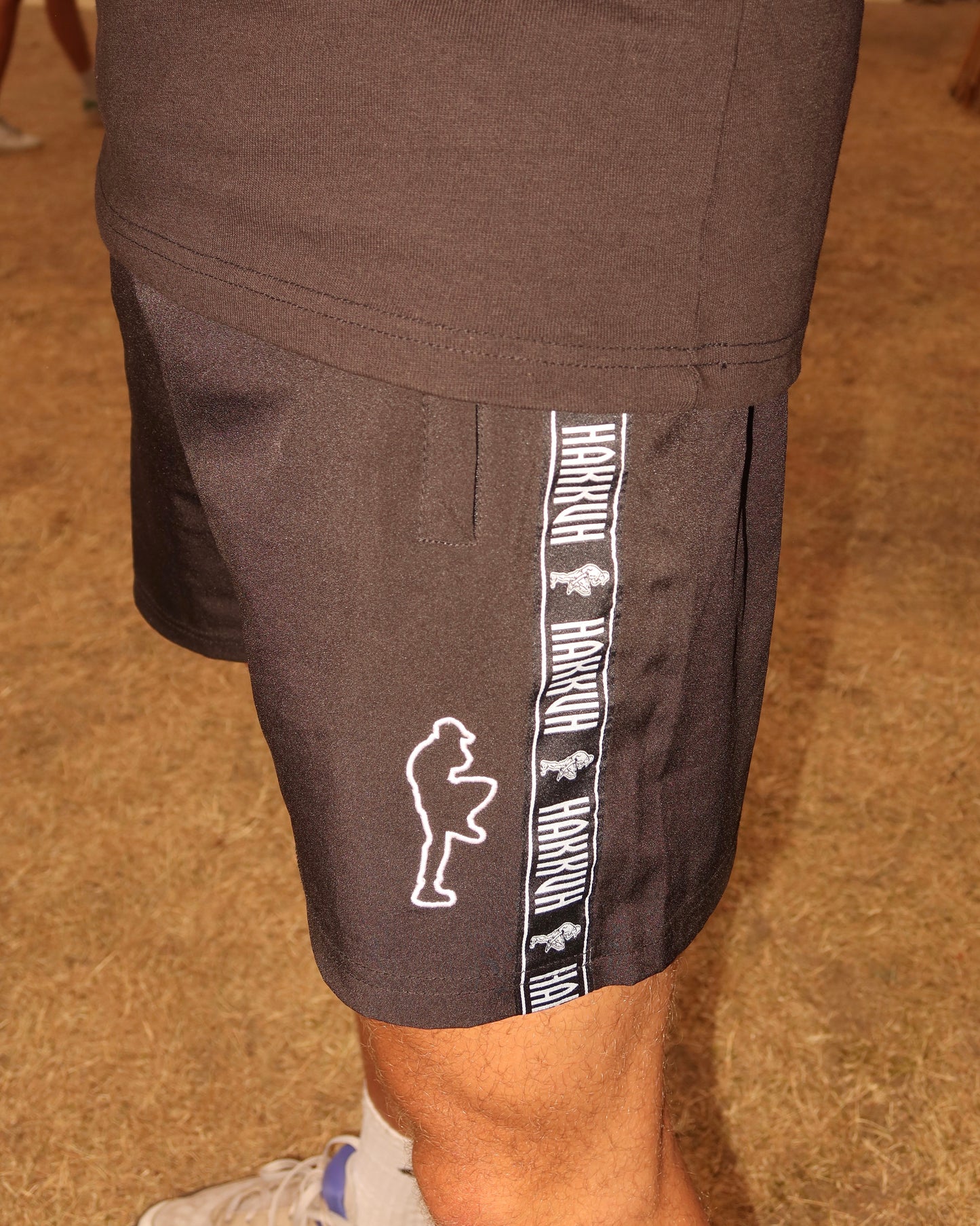 HAKKUH OUTLINE SWIM SHORTS
