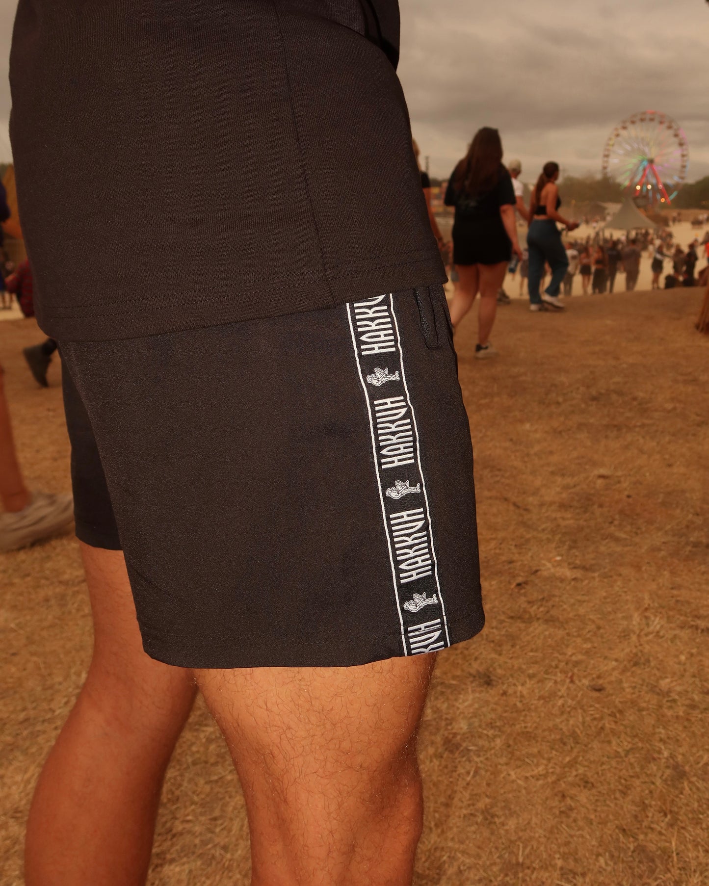 HAKKUH OUTLINE SWIM SHORTS